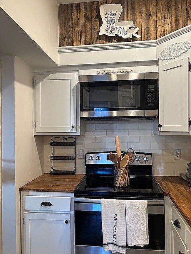 Additional photo 2 of property located at 2338 Magazine St Apt 9