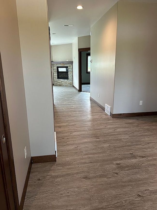 830 Lake Forest Cir, Detroit Lakes, MN