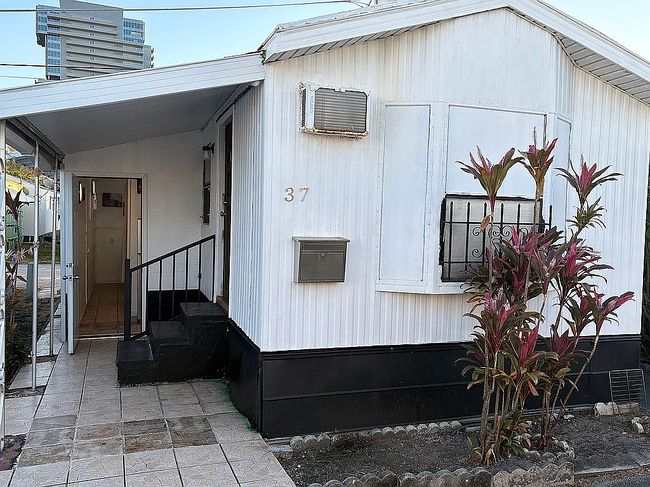 Image of 37 Bay Ave