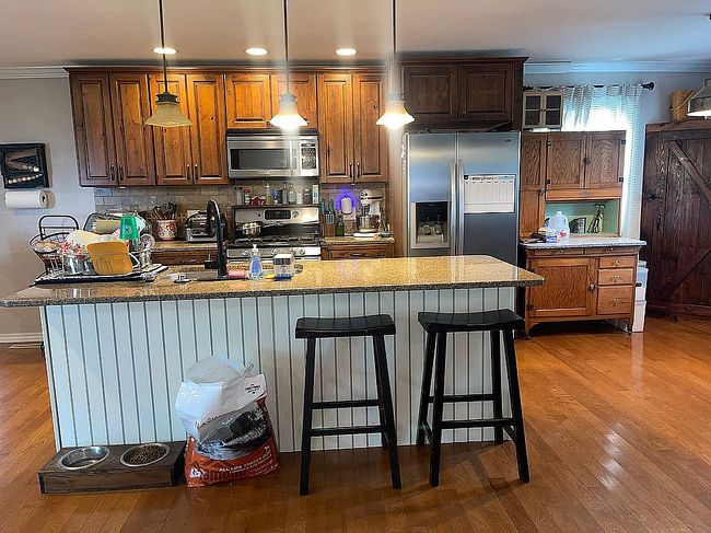Photo of 565 County Road 1375 N, Albion, IL