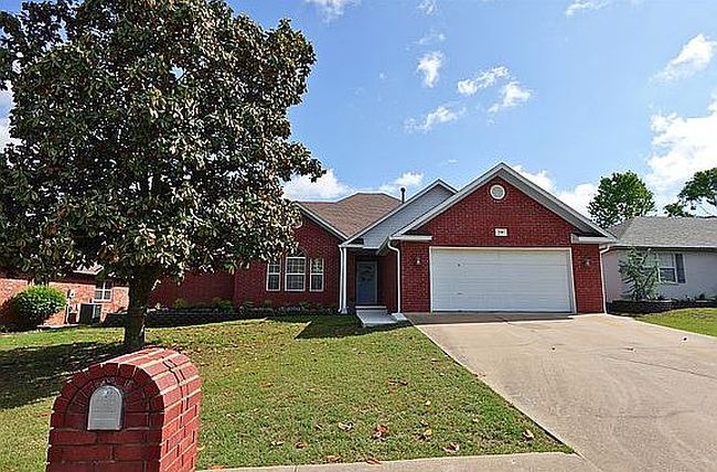 Photo of 208 Greentree Dr, Tahlequah, OK