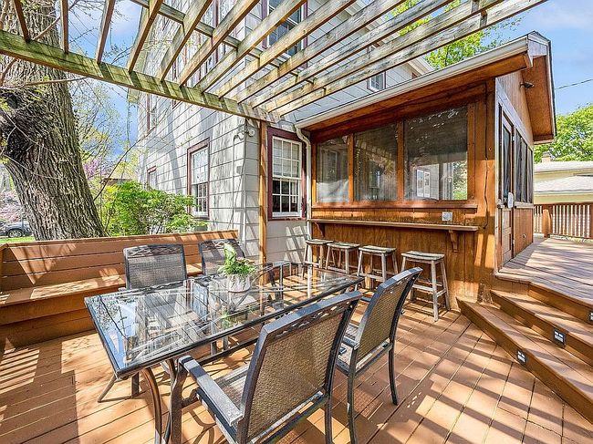 Photo of 933 Rosemary Ter, Deerfield, IL