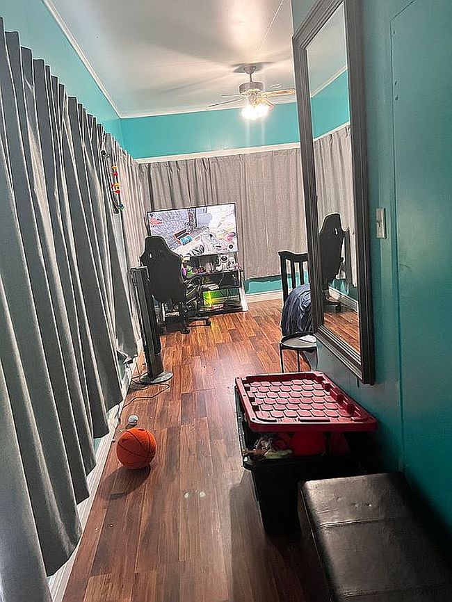 Image of 803 S Avenue G