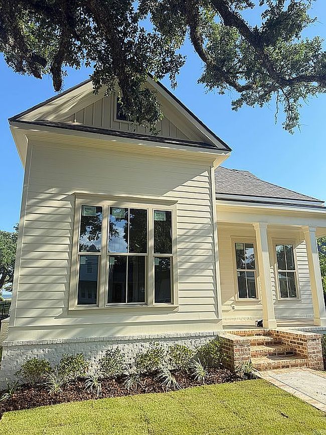 Photo of 425 2nd St, Gulfport, MS