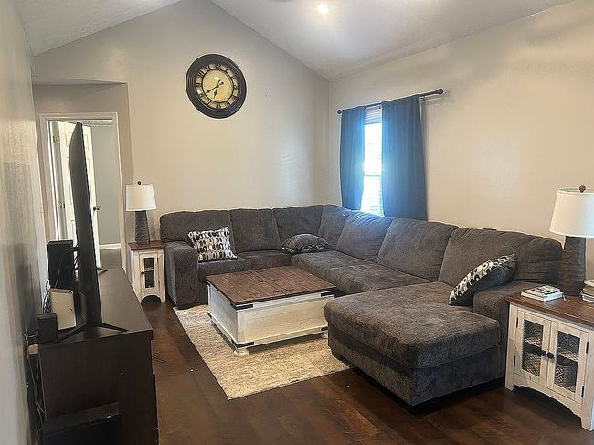 Photo of 403 Hilltop Rd, Leitchfield, KY