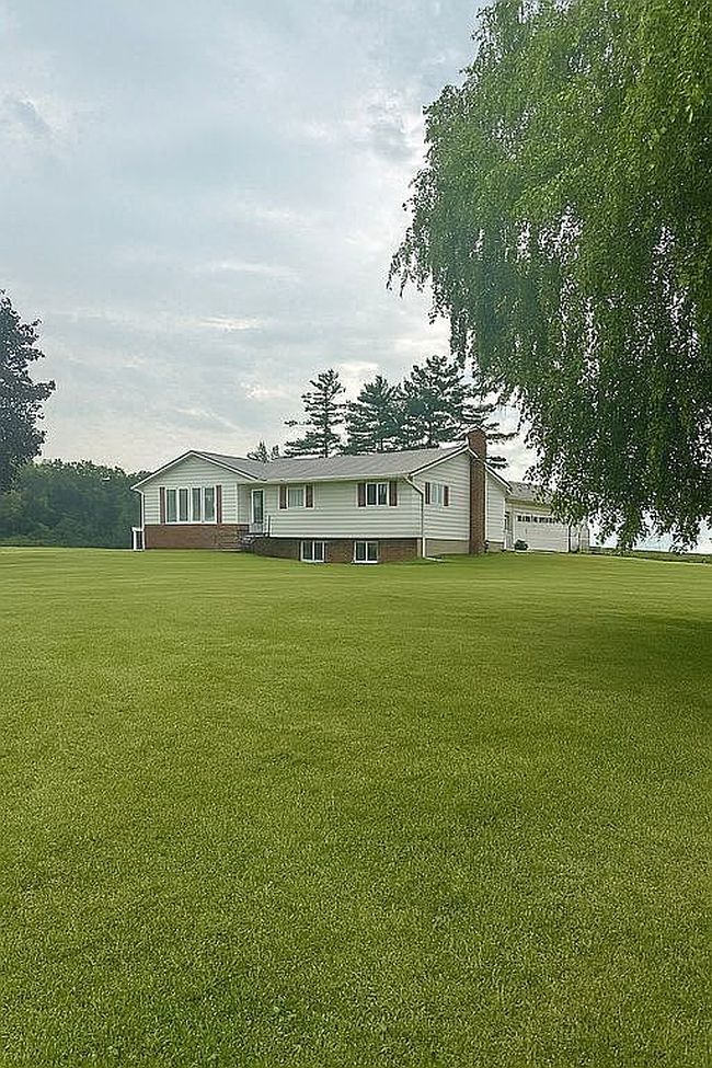 Photo of 2481 N Ruth Rd, Deckerville, MI