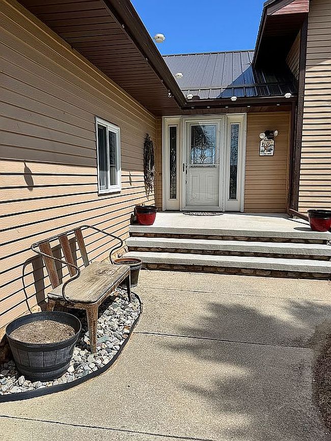 Additional photo 3 of property located at 4691 Franklin St
