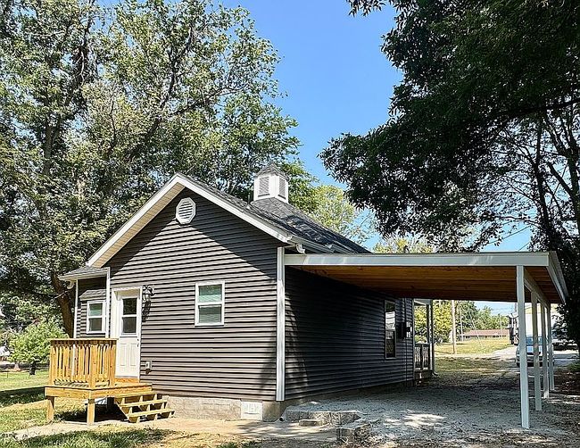 Photo of 127 W Chestnut St, Scott City, MO