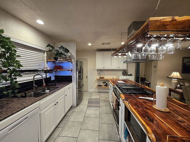 Photo of 1864 Mosswood, Kingsland, TX