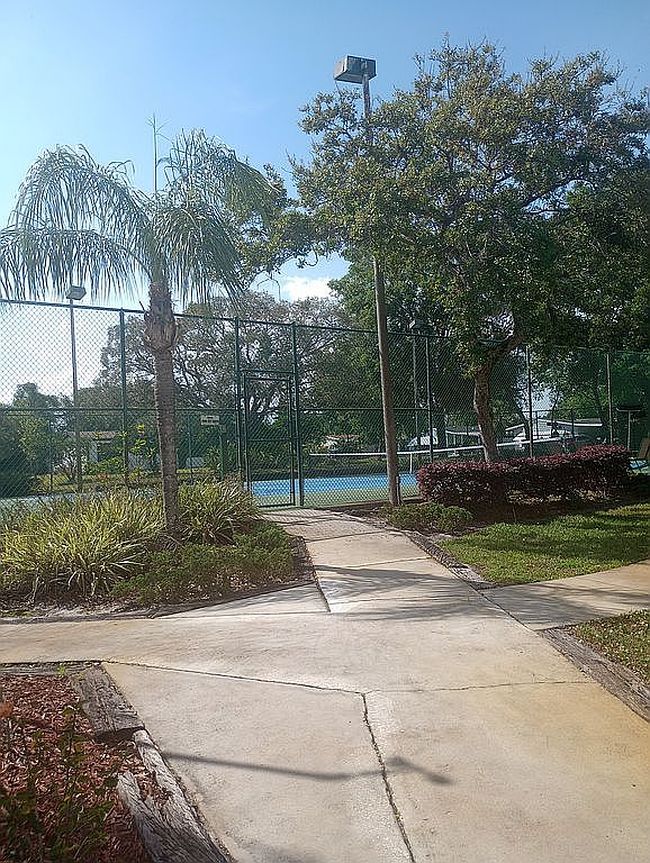 Photo of 3111 Deer Trl, Deland, FL