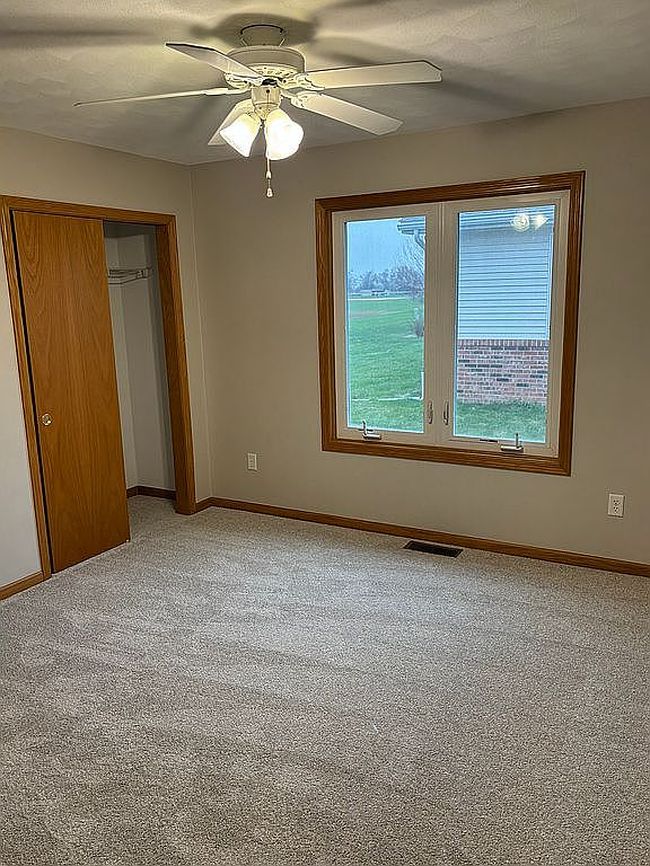 Photo of 120 Easy St, Washington, IL