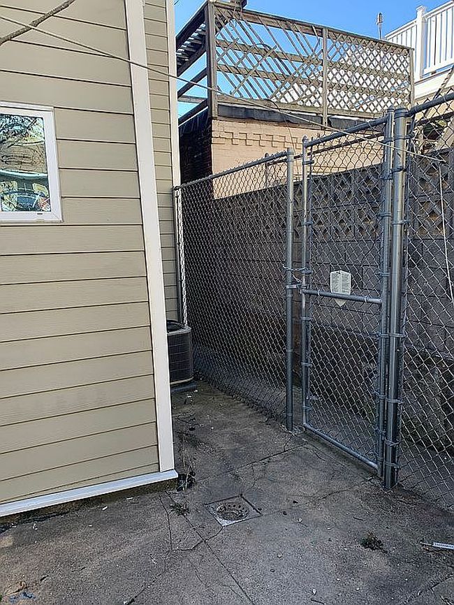 Image of 3058 Tilton St
