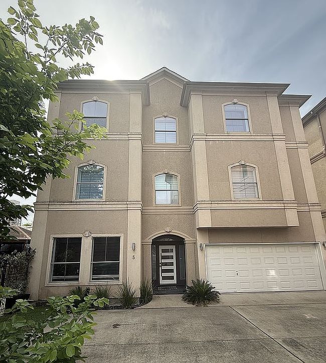 Preview of property located at 607 Oakley St Unit 5