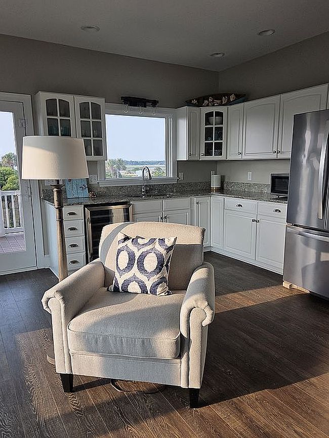 Image of 6626 W Beach Dr
