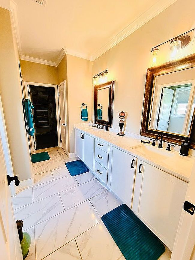 Additional photo 2 of property located at 3787 Legends Way