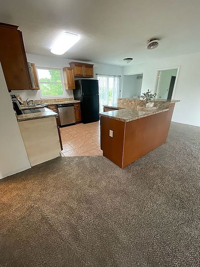 Photo of 506 E Aberdeen Dr, Trenton, OH