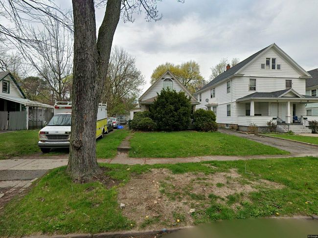 Photo of 582 Garson Ave