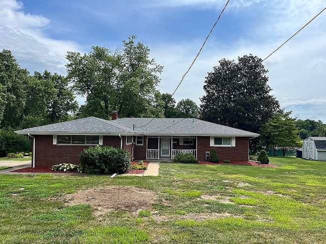 Photo of 33 Lakeview Acres Dr, Collinsville, IL