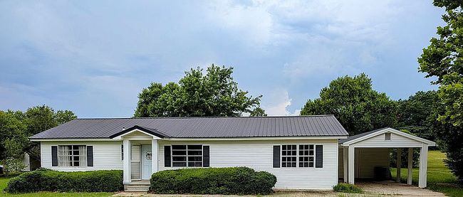 Photo of 82 Oak St, Butler, GA