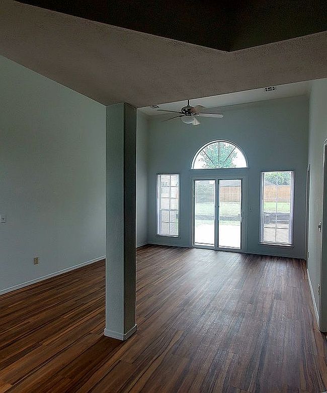 Additional photo 3 of property located at 1205 N Mallard Ln