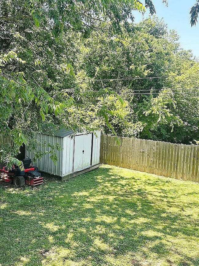 Photo of 102 W Johnson Dr, Flippin, AR
