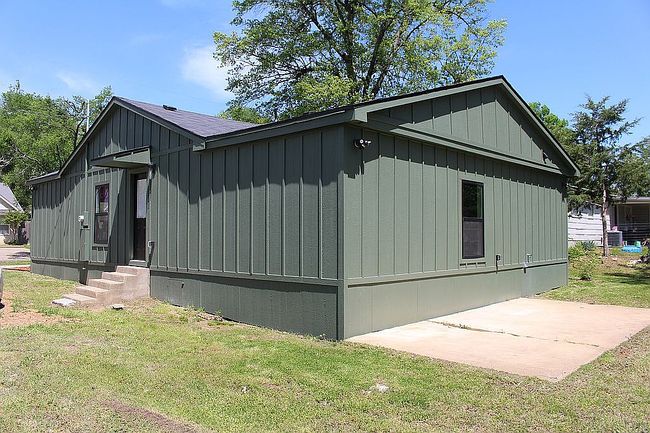 Image of 2540 E Price St