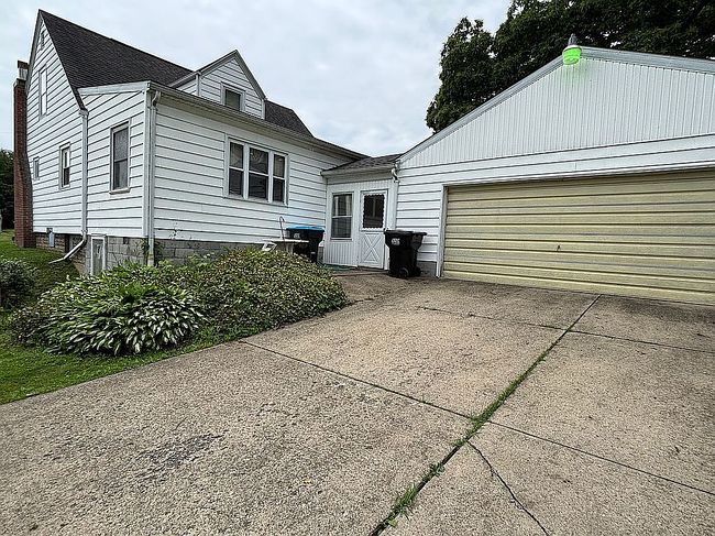Photo of 326 Crawford Dr, Hermitage, PA