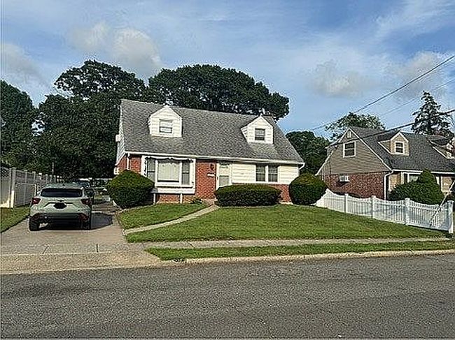 Photo of 113 Norman Dr, East Meadow, NY