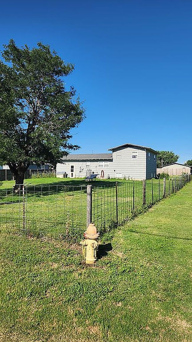 Photo of 601 Don St, Kismet, KS