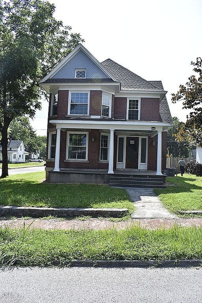 Photo of 402 N Wall Ave, Joplin, MO