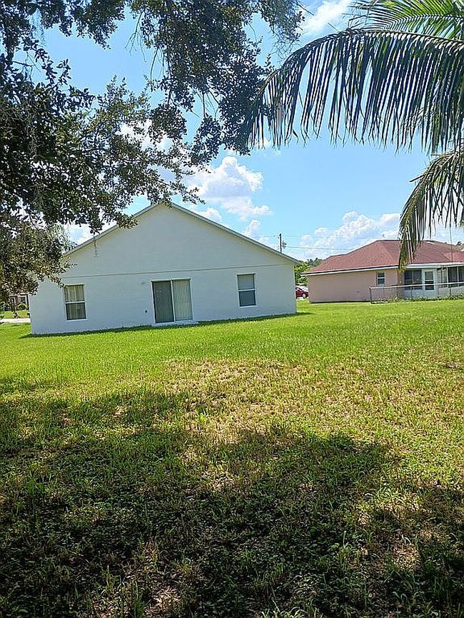 Additional photo 1 of property located at 323 Miami Ln