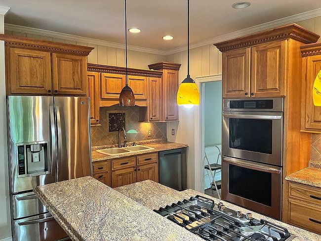 Image of 712 Whitney Dr