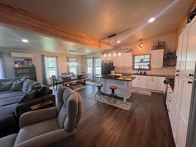Photo of 13821 County Road 962, Sinton, TX