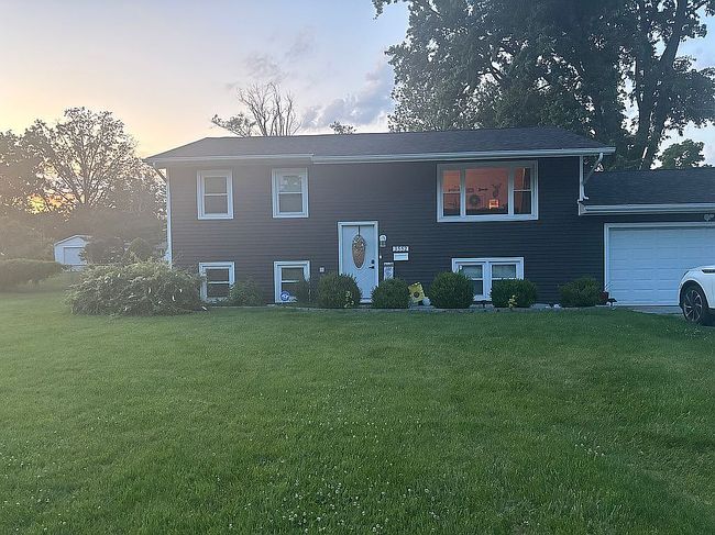 Photo of 3552 E Orchard Dr, Decatur, IL