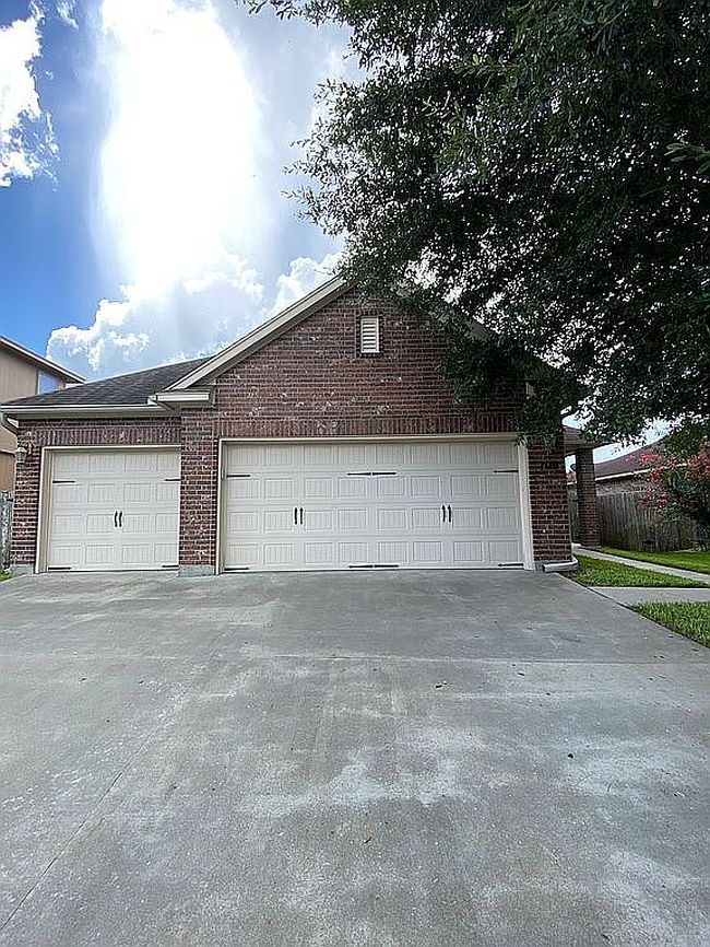 Photo of 109 Flint Rock Ct, Victoria, TX