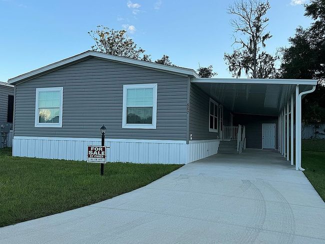 Preview of property located at 887 Landing Dr