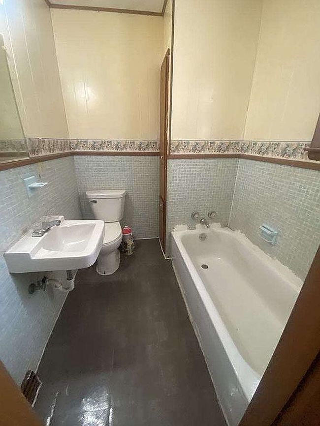 Image of 1108 Adams St