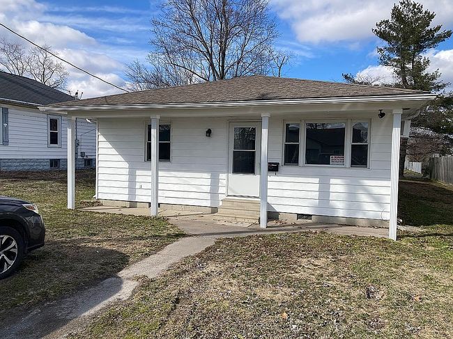 Image of 1006 E Carter St