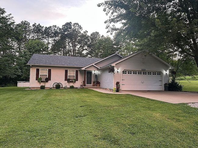 Photo of 103 Amethyst Rd, Murphysboro, IL