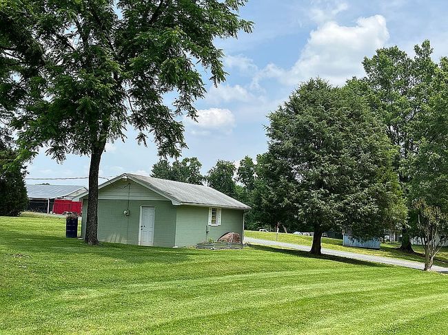 Photo of 606 Spring St, Walnut Cove, NC