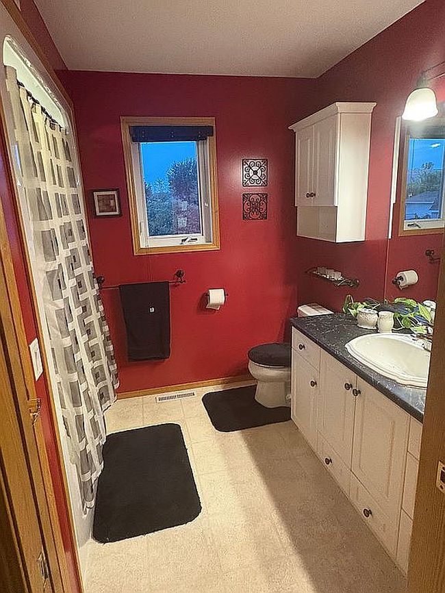 Photo of 2117 9th St Se, East Grand Forks, MN