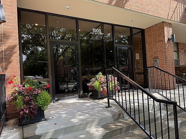 Photo of 1000 E 53rd St Unit 511, Chicago, IL