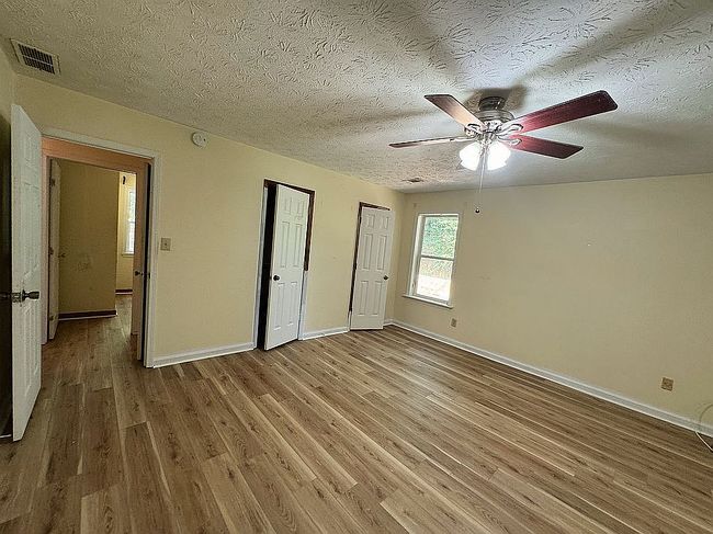 Photo of 220 Oak St, Fayetteville, GA