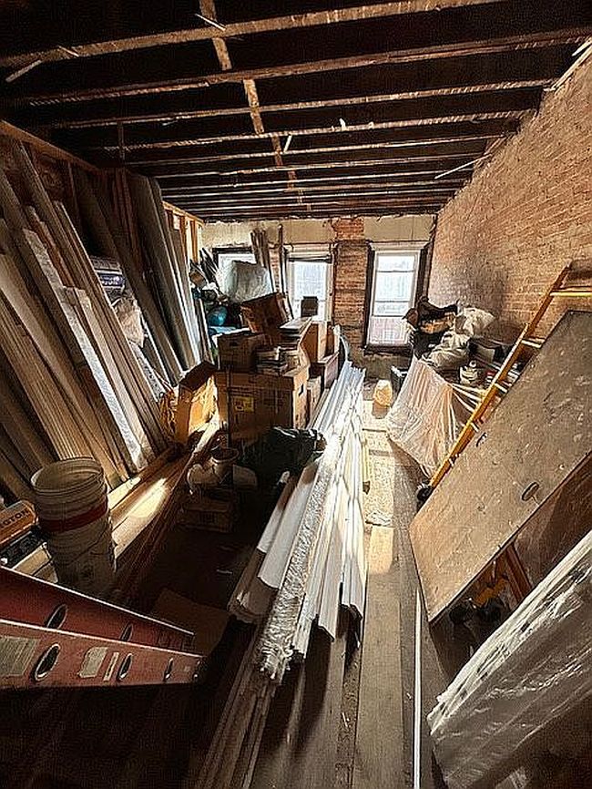 Additional photo 2 of property located at 1307 Division St