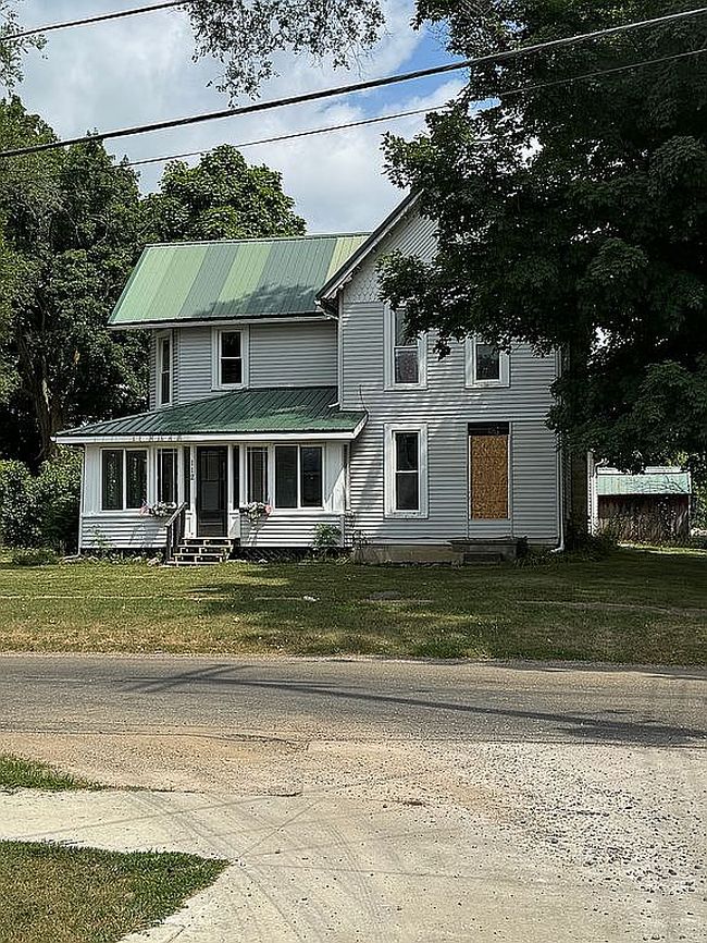 Photo of 112 E State St, Reading, MI