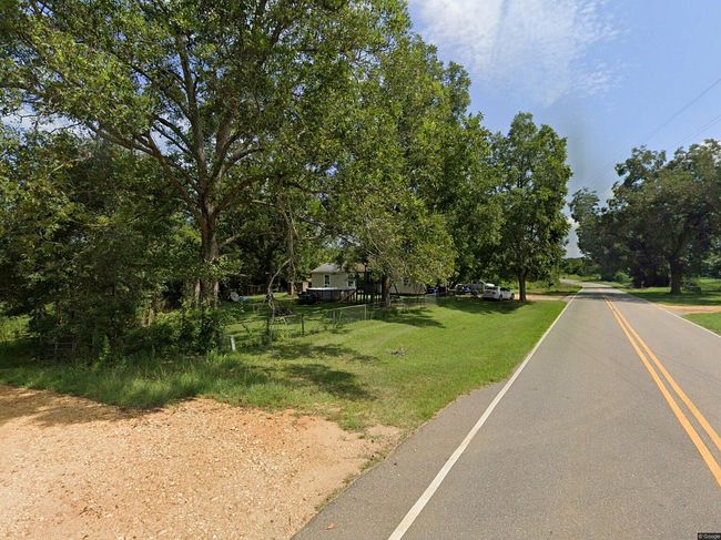 Photo of 2593 County Road 85, Deatsville, AL
