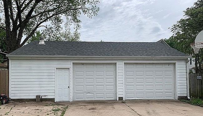 Photo of 122 E 10th St, Newton, KS