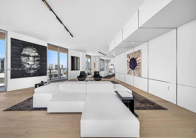 Image of 6800 Indian Creek Drive