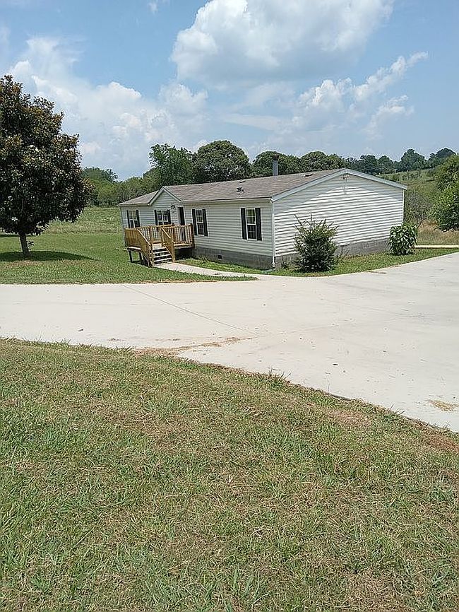 Photo of 224 Twin River Orchard Rd, Demorest, GA