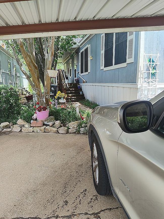Photo of 4800 Kelly Elliott Rd, Arlington, TX